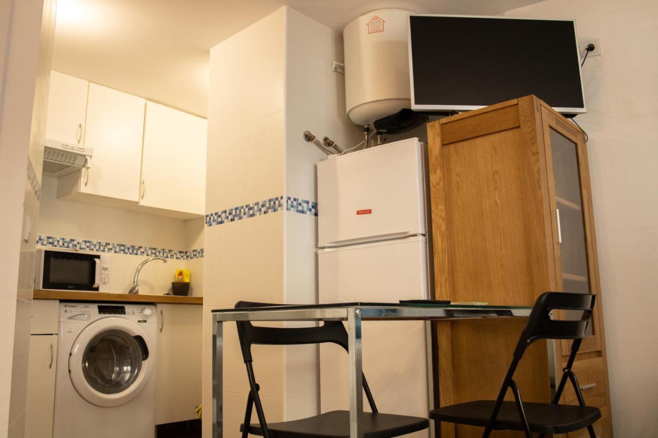 Malaguena Salerosa "Apartamento - Estudio Con Terraza" En Casa Tipica De 1 A 4 Dormitorios Malaga Luaran gambar