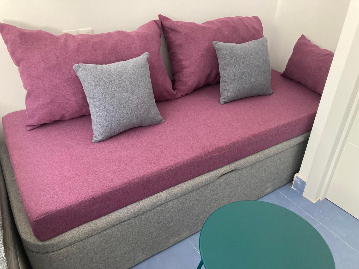 Malaguena Salerosa "Apartamento - Estudio Con Terraza" En Casa Tipica De 1 A 4 Dormitorios Malaga Luaran gambar