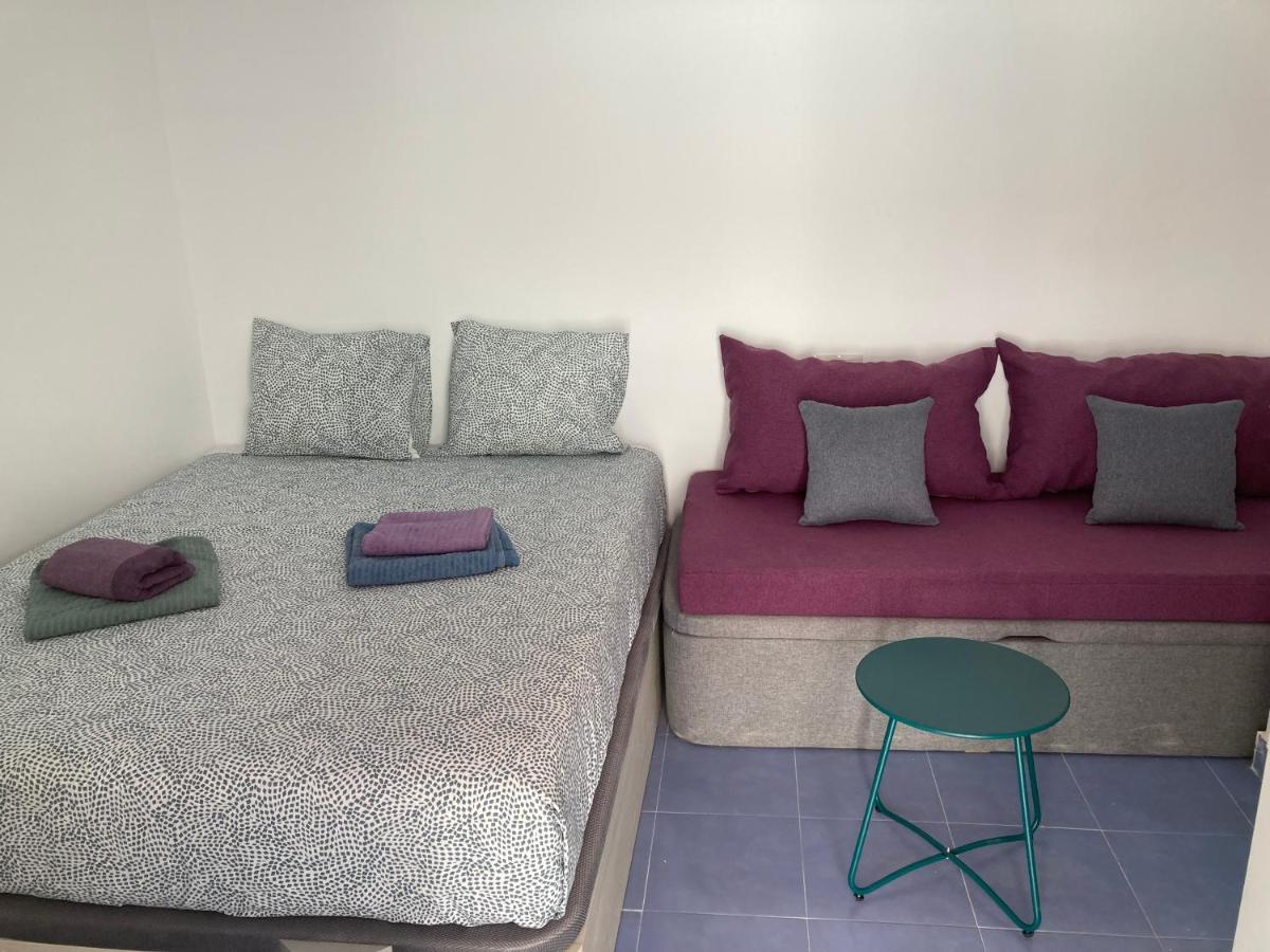 Malaguena Salerosa "Apartamento - Estudio Con Terraza" En Casa Tipica De 1 A 4 Dormitorios Malaga Luaran gambar
