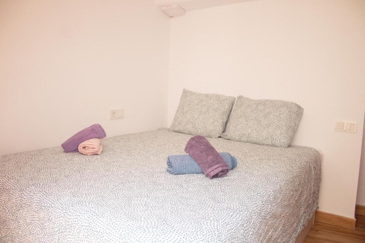Malaguena Salerosa "Apartamento - Estudio Con Terraza" En Casa Tipica De 1 A 4 Dormitorios Malaga Luaran gambar