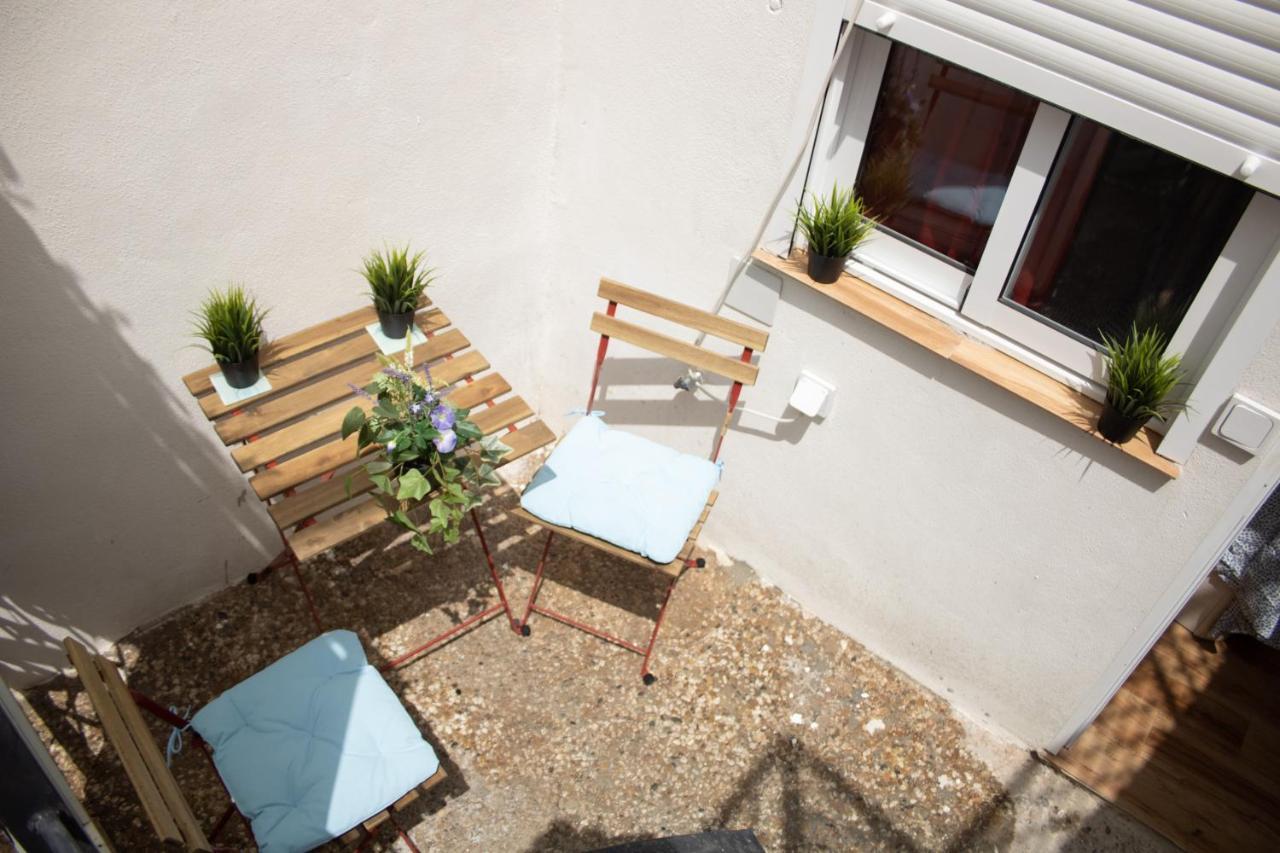 Malaguena Salerosa "Apartamento - Estudio Con Terraza" En Casa Tipica De 1 A 4 Dormitorios Malaga Luaran gambar