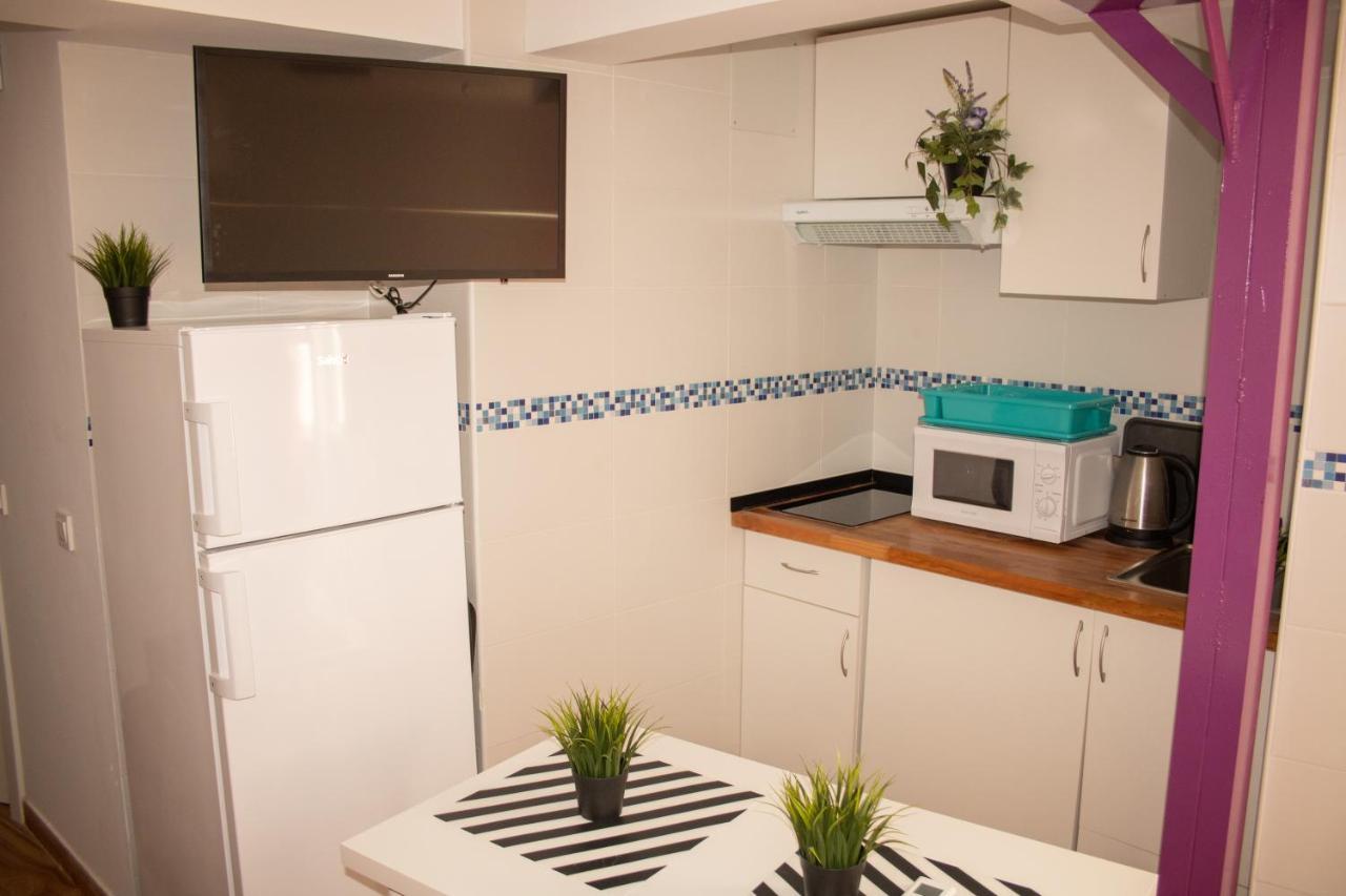 Malaguena Salerosa "Apartamento - Estudio Con Terraza" En Casa Tipica De 1 A 4 Dormitorios Malaga Luaran gambar
