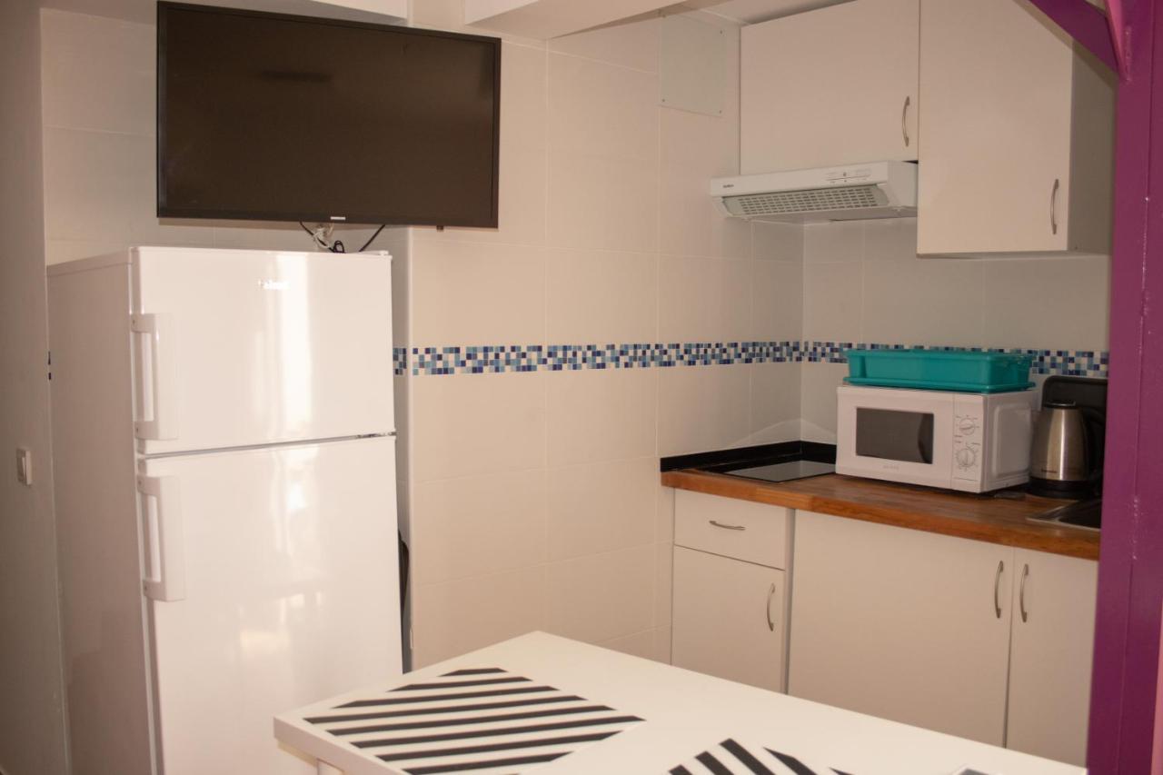 Malaguena Salerosa "Apartamento - Estudio Con Terraza" En Casa Tipica De 1 A 4 Dormitorios Malaga Luaran gambar