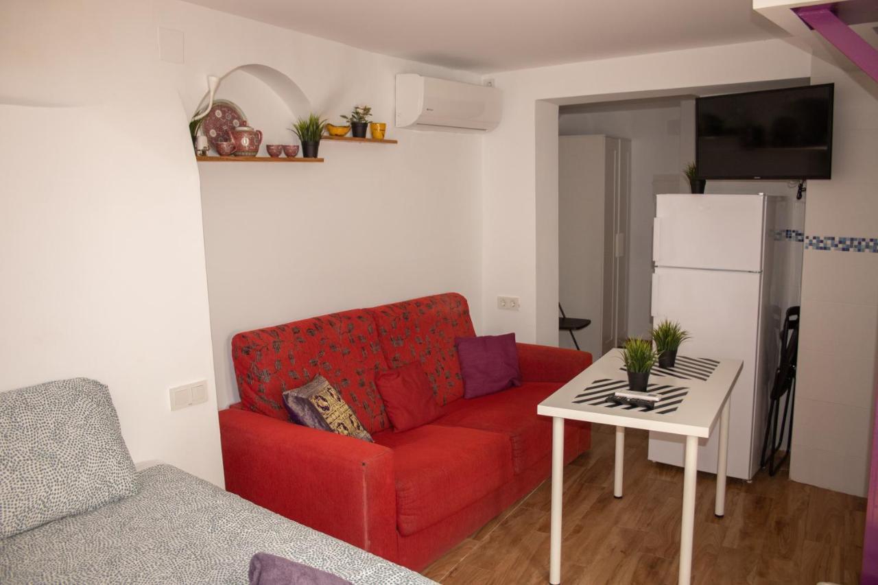 Malaguena Salerosa "Apartamento - Estudio Con Terraza" En Casa Tipica De 1 A 4 Dormitorios Malaga Luaran gambar