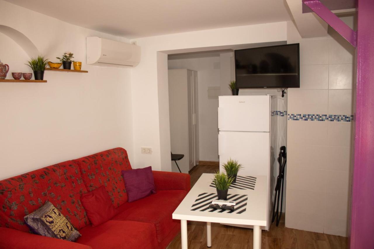 Malaguena Salerosa "Apartamento - Estudio Con Terraza" En Casa Tipica De 1 A 4 Dormitorios Malaga Luaran gambar