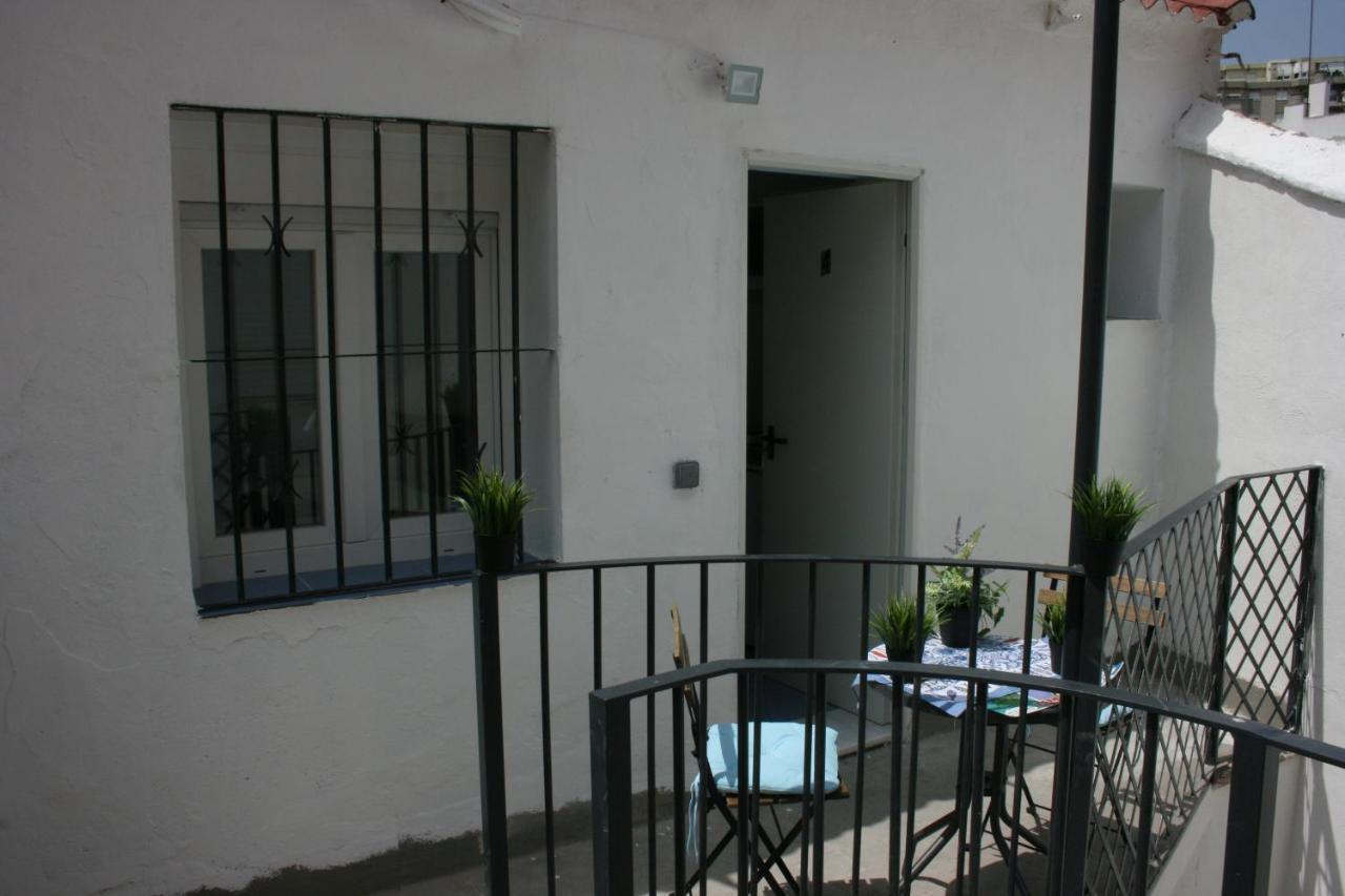 Malaguena Salerosa "Apartamento - Estudio Con Terraza" En Casa Tipica De 1 A 4 Dormitorios Malaga Luaran gambar