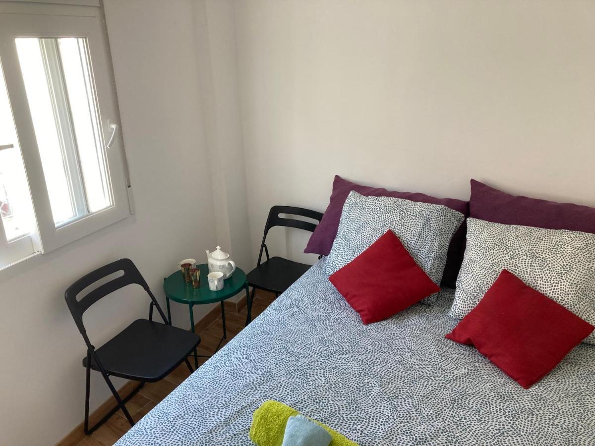 Malaguena Salerosa "Apartamento - Estudio Con Terraza" En Casa Tipica De 1 A 4 Dormitorios Malaga Luaran gambar